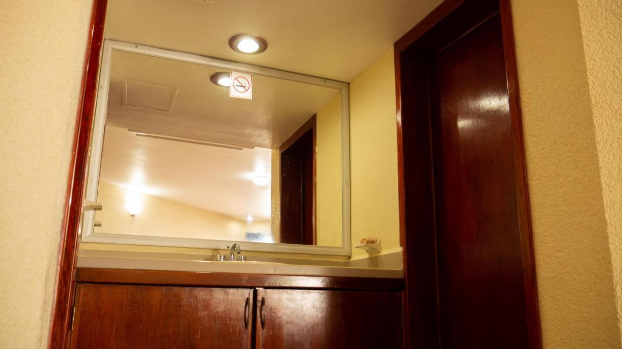 Suchiate Hotel Plaza Mazari מראה חיצוני תמונה