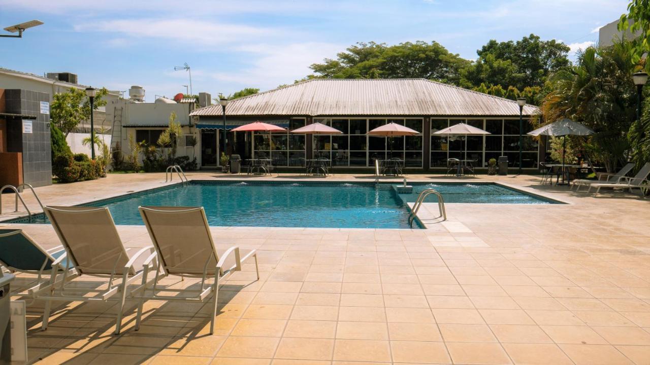 Suchiate Hotel Plaza Mazari מראה חיצוני תמונה