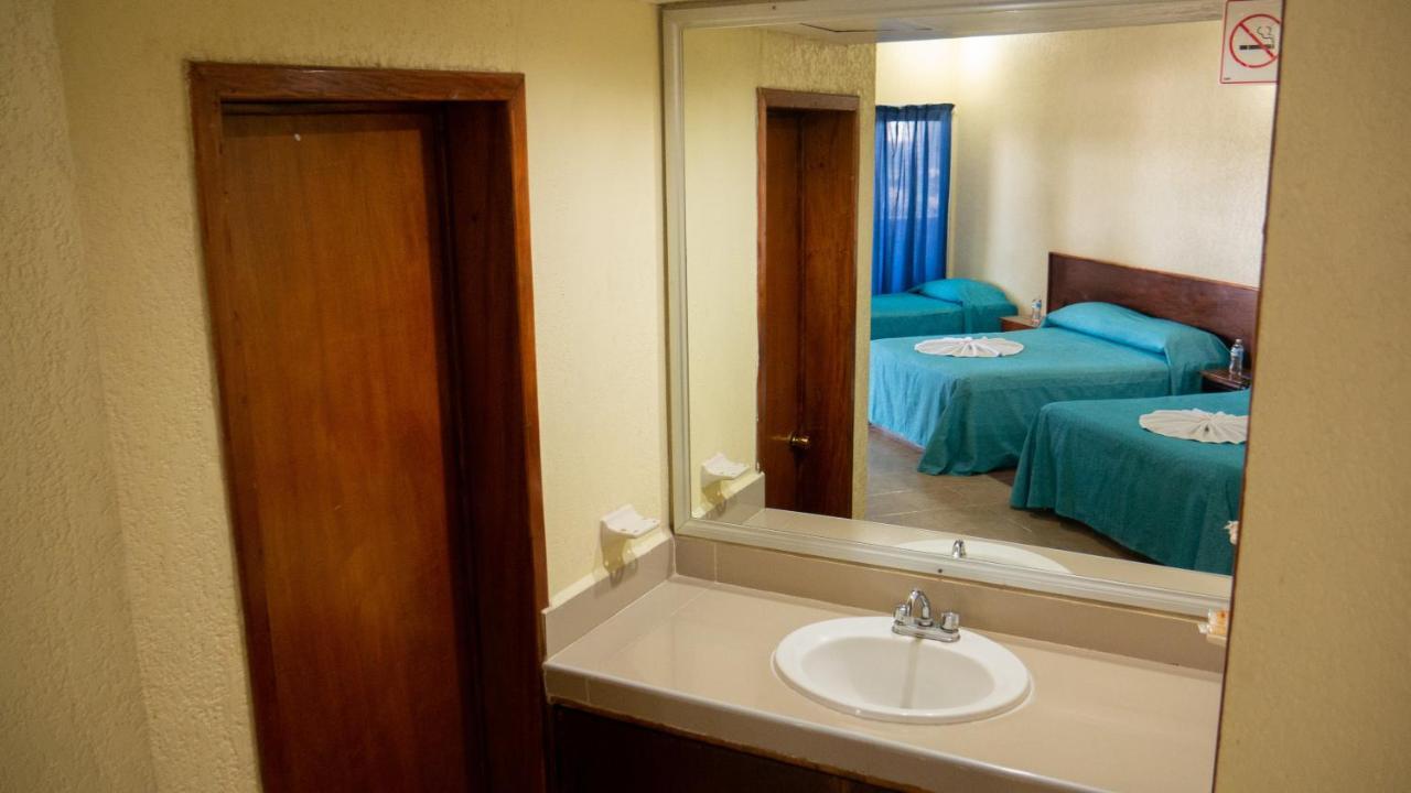 Suchiate Hotel Plaza Mazari מראה חיצוני תמונה